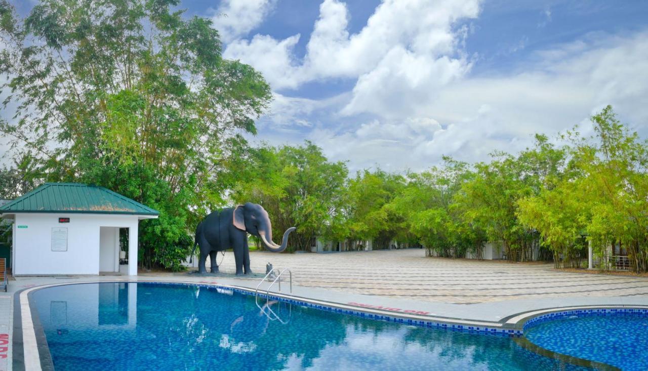 ホテル コンツワー バックウォーターズ Rāmankari エクステリア 写真